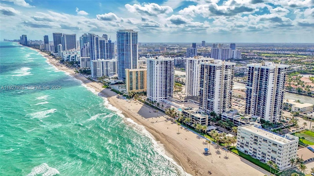 For Sale: $495,000 (2 beds, 2 baths, 1240 Square Feet)