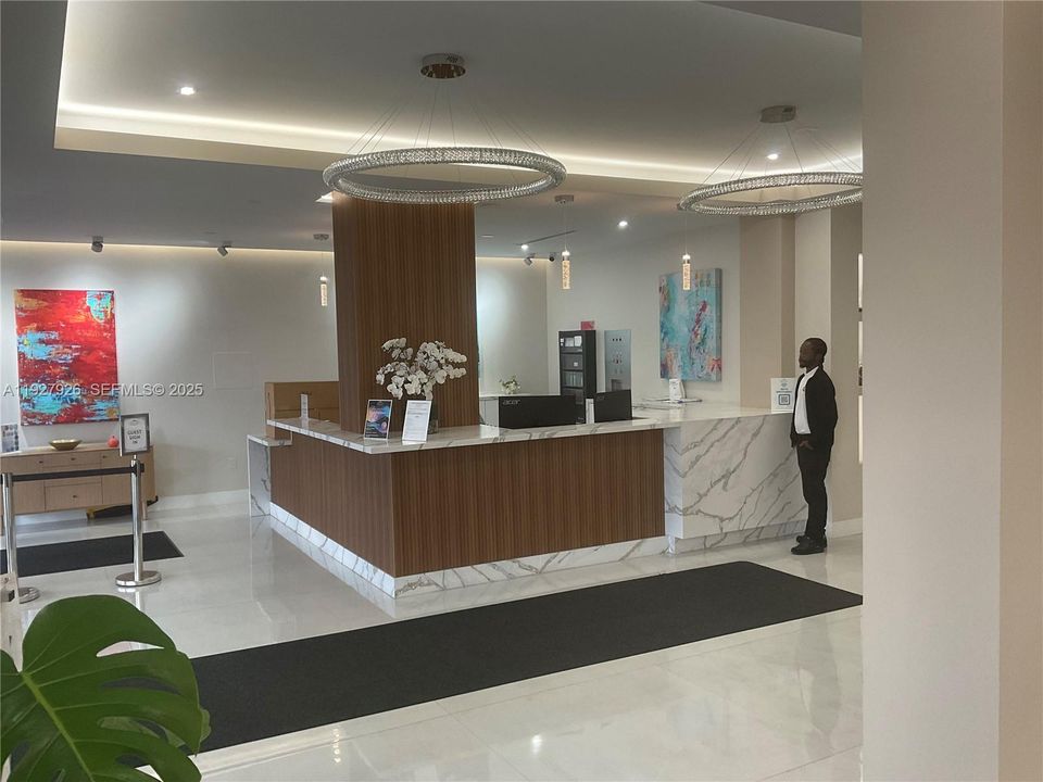 For Sale: $495,000 (2 beds, 2 baths, 1240 Square Feet)