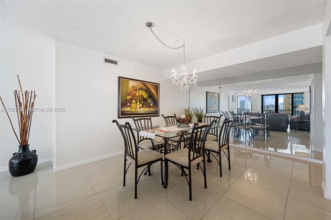 For Sale: $495,000 (2 beds, 2 baths, 1240 Square Feet)