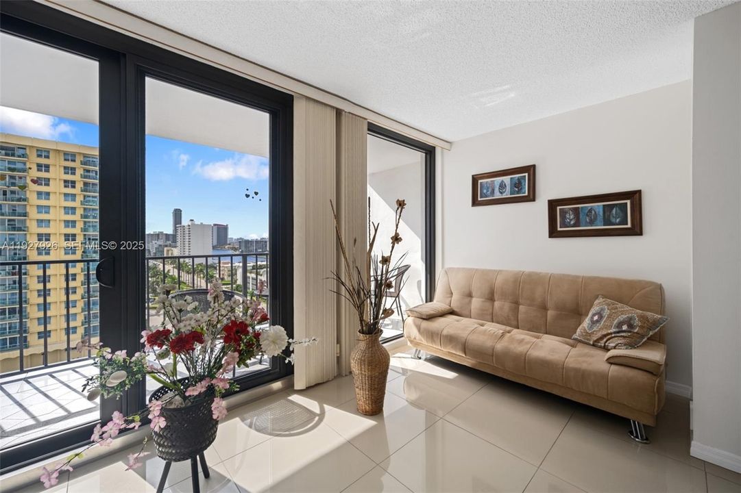 For Sale: $495,000 (2 beds, 2 baths, 1240 Square Feet)