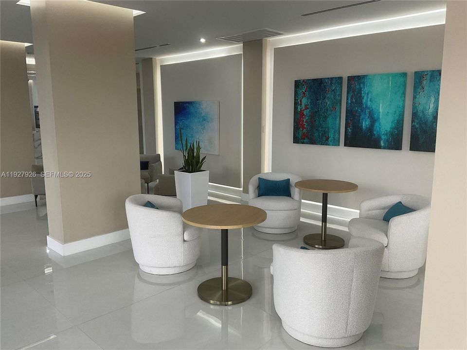 For Sale: $495,000 (2 beds, 2 baths, 1240 Square Feet)