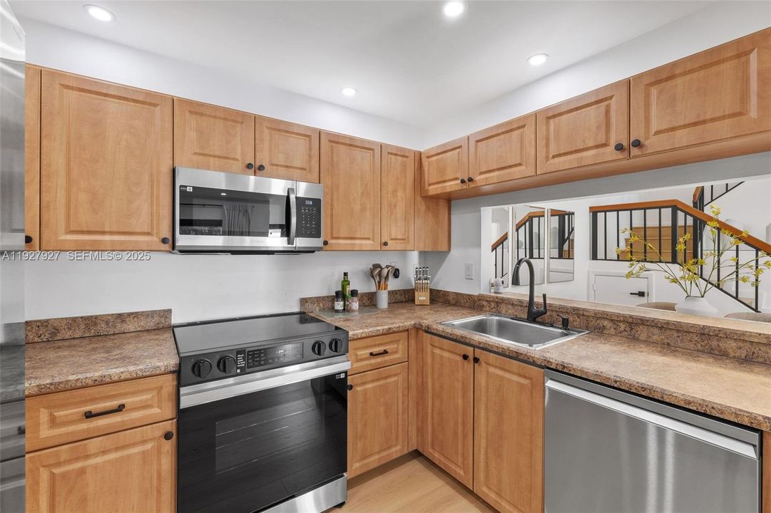 На продажу: $739,000 (3 спален, 2 ванн, 1495 Квадратных фут)