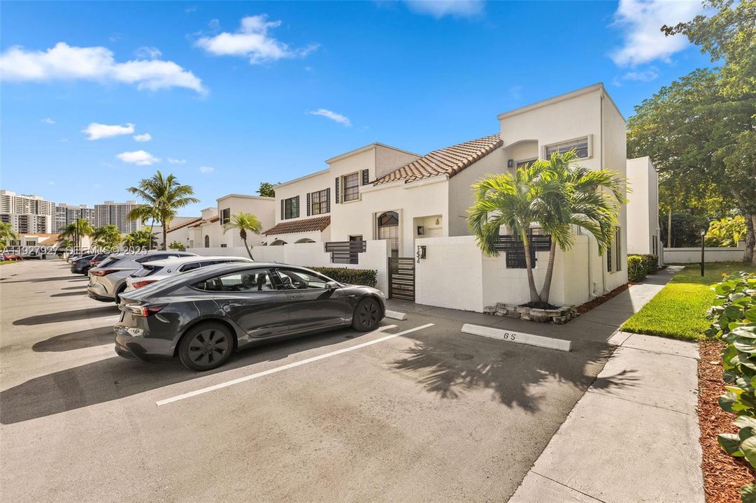 На продажу: $739,000 (3 спален, 2 ванн, 1495 Квадратных фут)