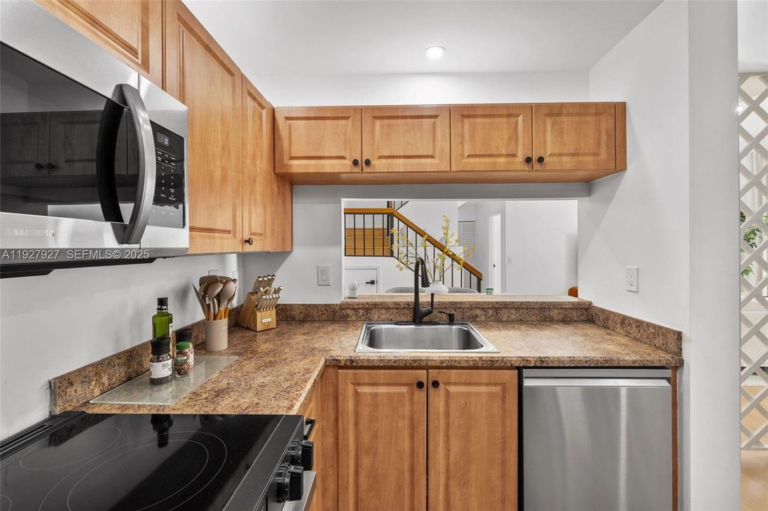 На продажу: $739,000 (3 спален, 2 ванн, 1495 Квадратных фут)