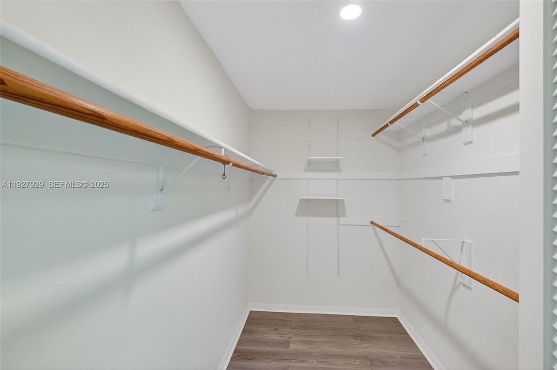 В аренду: $8,900 (2 спален, 2 ванн, 1670 Квадратных фут)