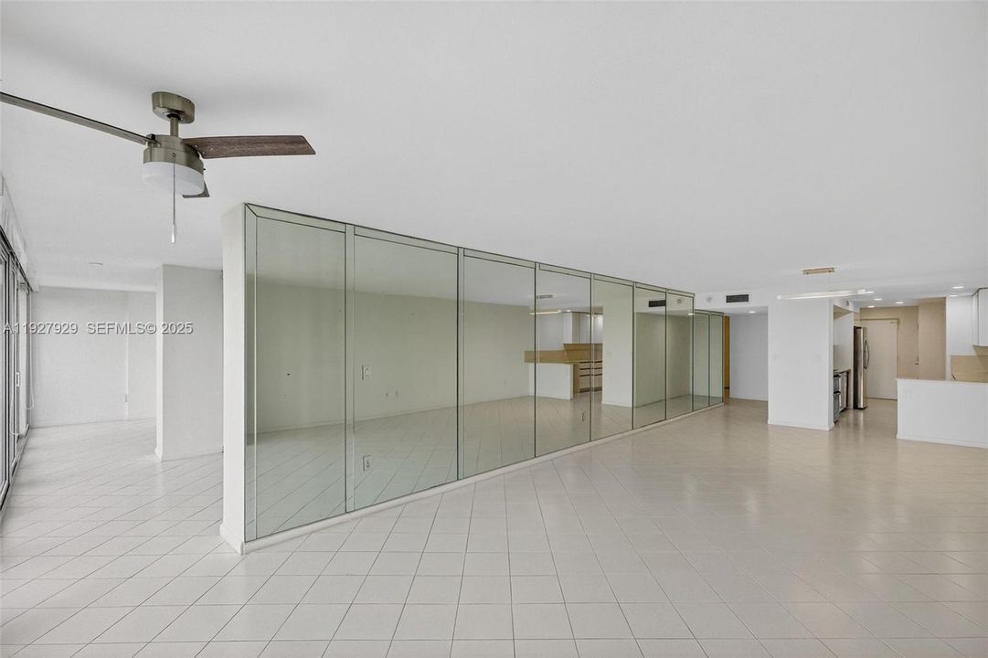 В аренду: $8,900 (2 спален, 2 ванн, 1670 Квадратных фут)