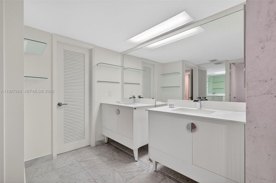 В аренду: $8,900 (2 спален, 2 ванн, 1670 Квадратных фут)