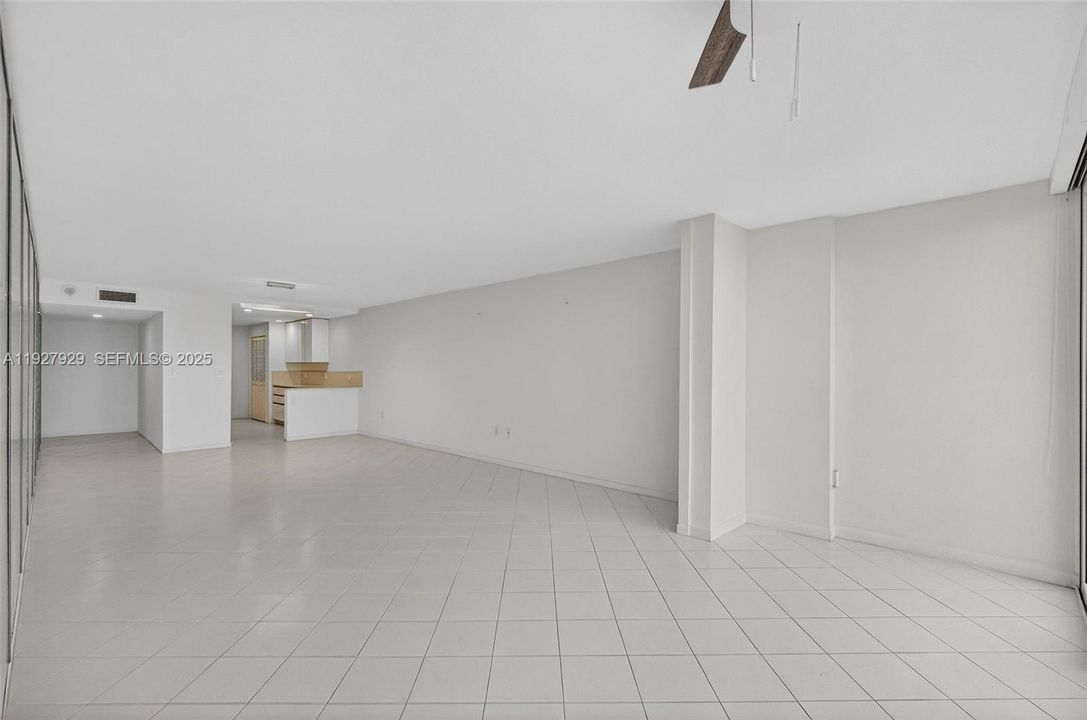 В аренду: $8,900 (2 спален, 2 ванн, 1670 Квадратных фут)