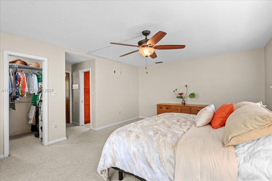 На продажу: $550,000 (3 спален, 2 ванн, 1834 Квадратных фут)