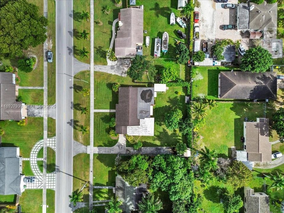 На продажу: $550,000 (3 спален, 2 ванн, 1834 Квадратных фут)