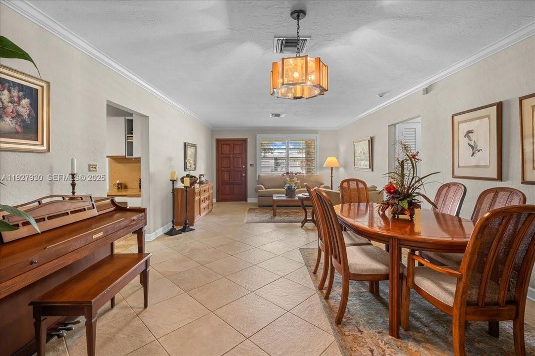 На продажу: $550,000 (3 спален, 2 ванн, 1834 Квадратных фут)