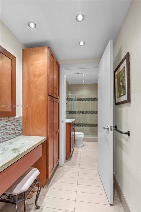 На продажу: $550,000 (3 спален, 2 ванн, 1834 Квадратных фут)