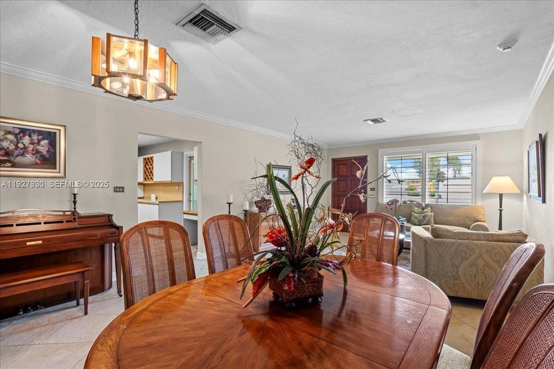 На продажу: $550,000 (3 спален, 2 ванн, 1834 Квадратных фут)