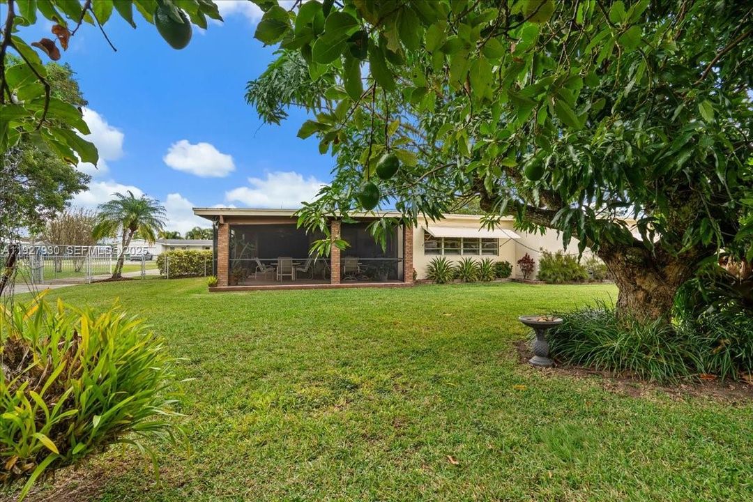 На продажу: $550,000 (3 спален, 2 ванн, 1834 Квадратных фут)