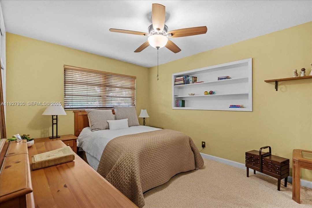 На продажу: $550,000 (3 спален, 2 ванн, 1834 Квадратных фут)