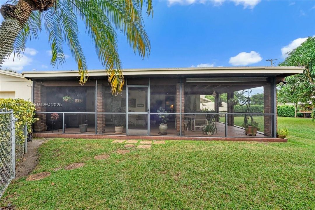 На продажу: $550,000 (3 спален, 2 ванн, 1834 Квадратных фут)