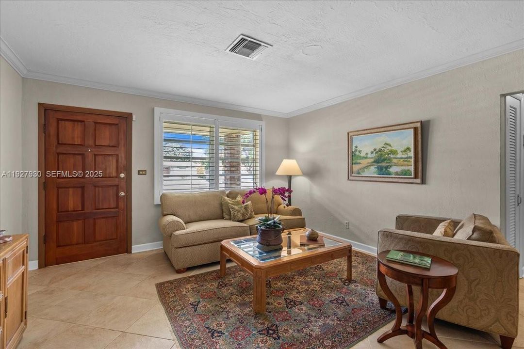 На продажу: $550,000 (3 спален, 2 ванн, 1834 Квадратных фут)