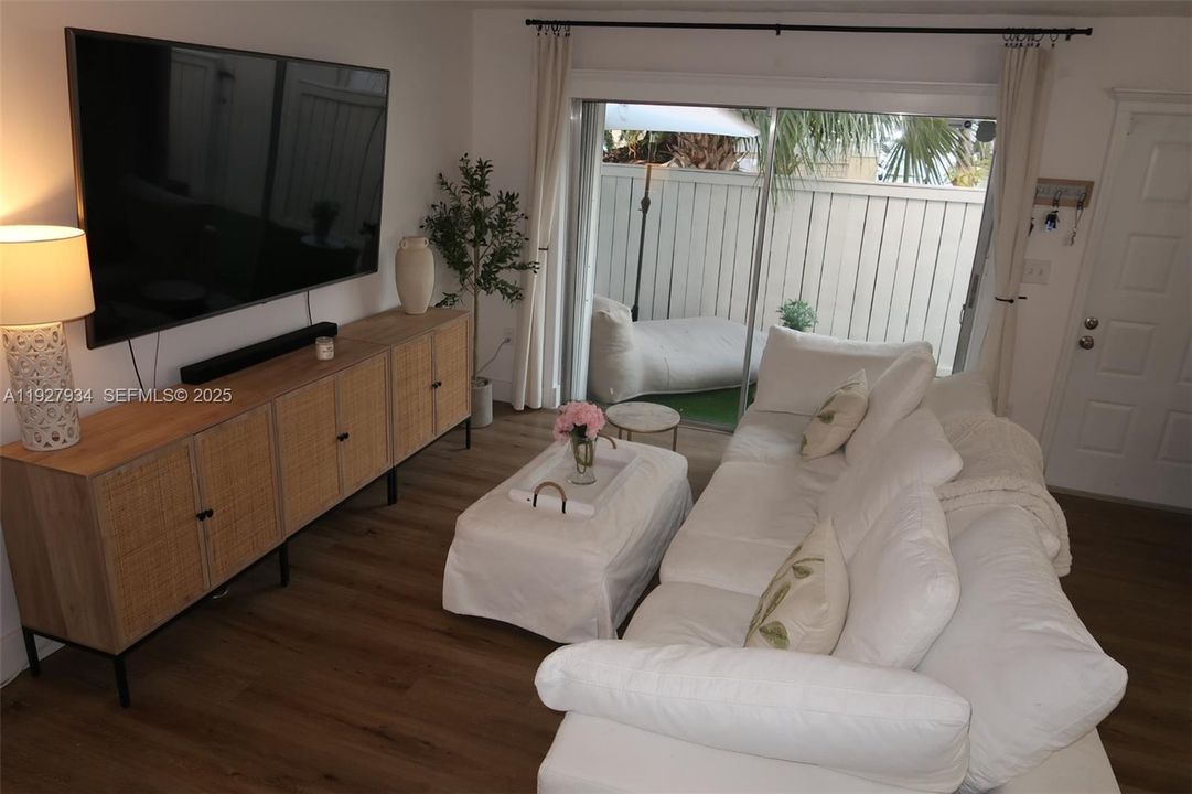 待售: $479,000 (2 贝兹, 2 浴室, 1000 平方英尺)