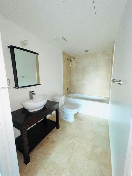 В аренду: $3,500 (2 спален, 2 ванн, 935 Квадратных фут)