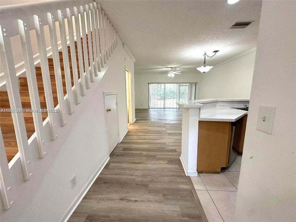 待售: $334,900 (3 贝兹, 2 浴室, 1427 平方英尺)