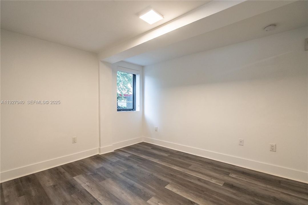 出租: $1,850 (1 贝兹, 1 浴室, 349 平方英尺)