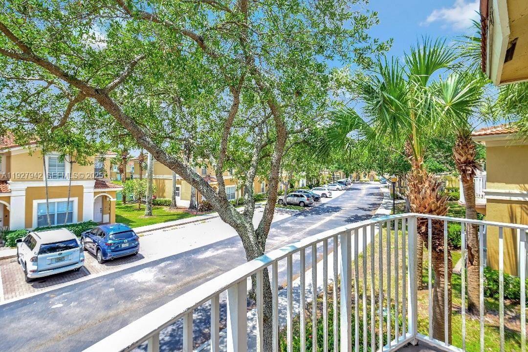 В аренду: $3,200 (3 спален, 2 ванн, 1480 Квадратных фут)