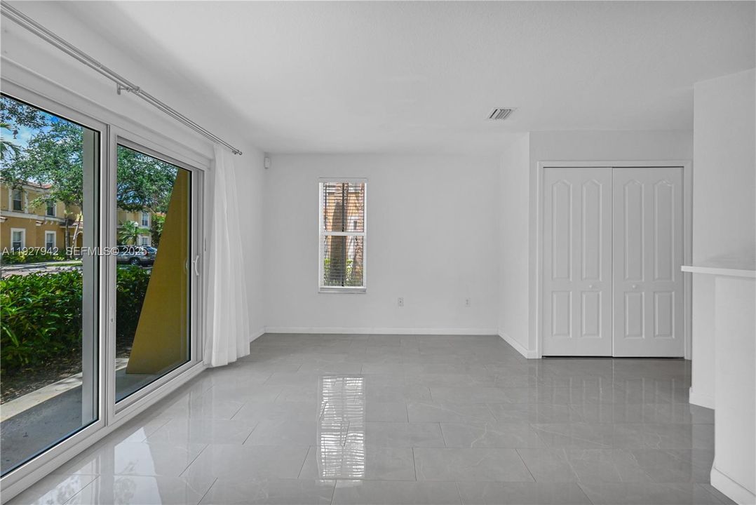 В аренду: $3,200 (3 спален, 2 ванн, 1480 Квадратных фут)