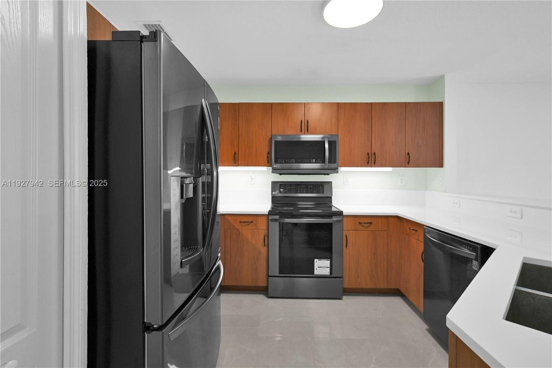 В аренду: $3,200 (3 спален, 2 ванн, 1480 Квадратных фут)