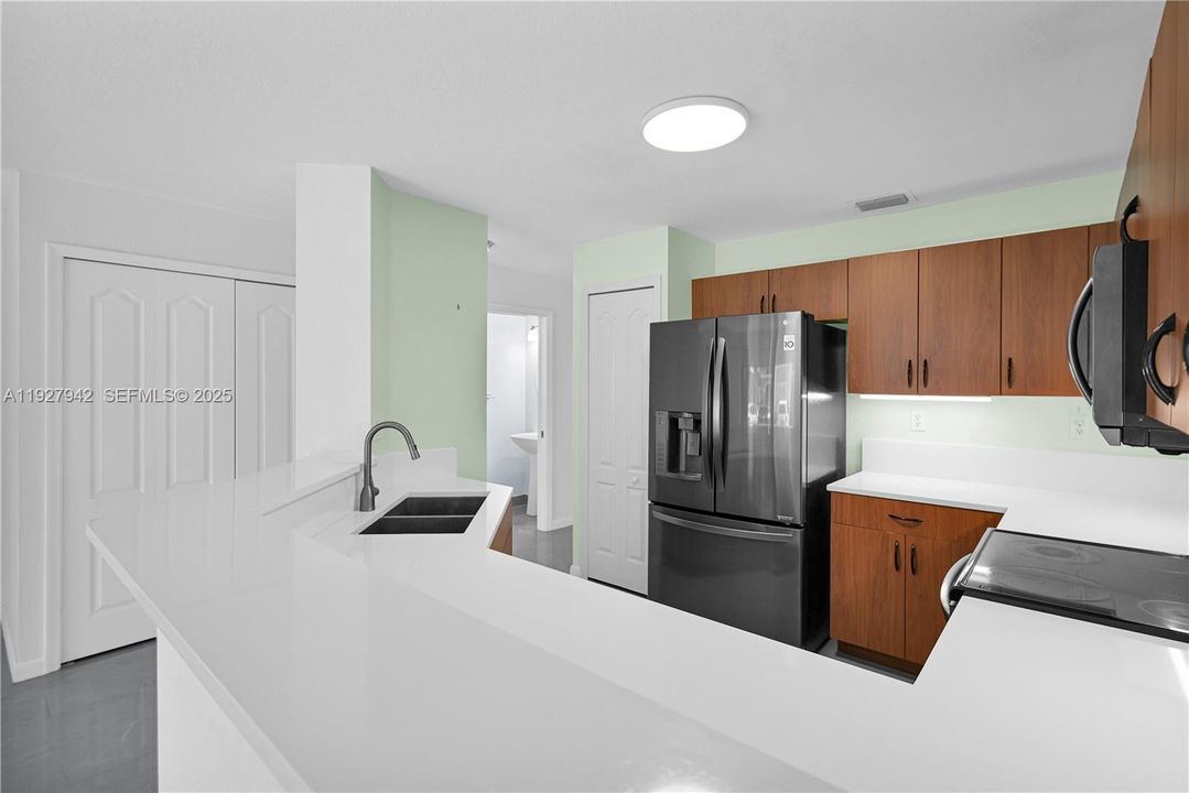 В аренду: $3,200 (3 спален, 2 ванн, 1480 Квадратных фут)