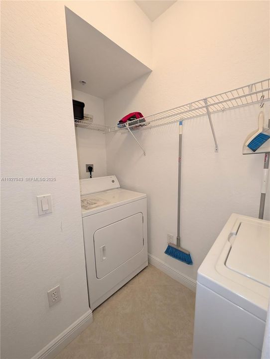 待售: $172,900 (3 贝兹, 2 浴室, 1373 平方英尺)