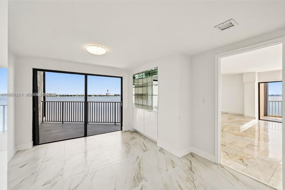 В аренду: $4,600 (2 спален, 3 ванн, 2320 Квадратных фут)