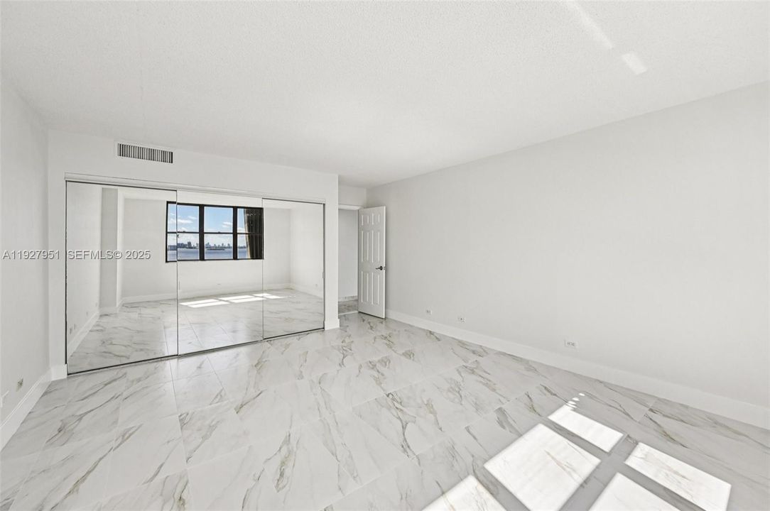 В аренду: $4,600 (2 спален, 3 ванн, 2320 Квадратных фут)