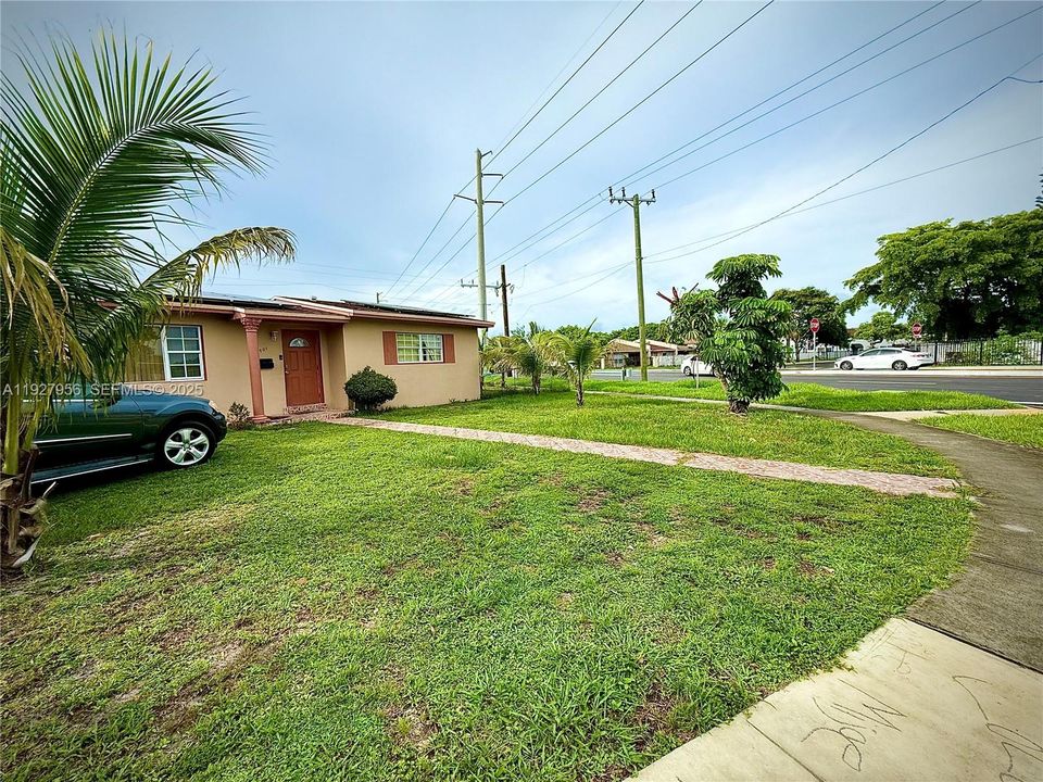 En Venta: $465,000 (3 camas, 2 baños, 1368 Pies cuadrados)