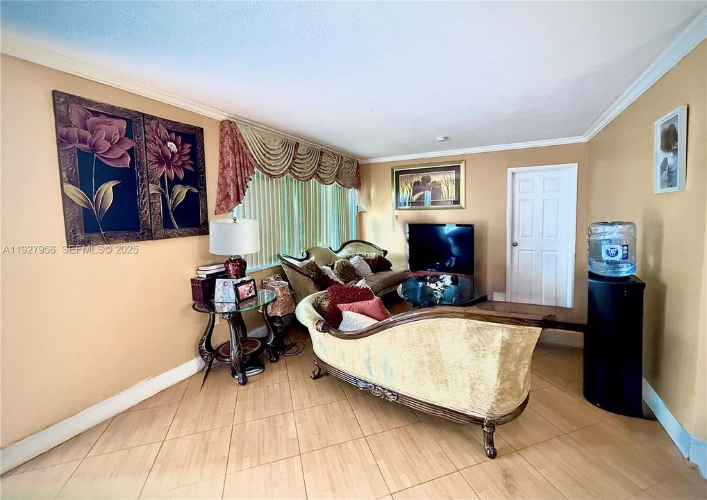 En Venta: $465,000 (3 camas, 2 baños, 1368 Pies cuadrados)