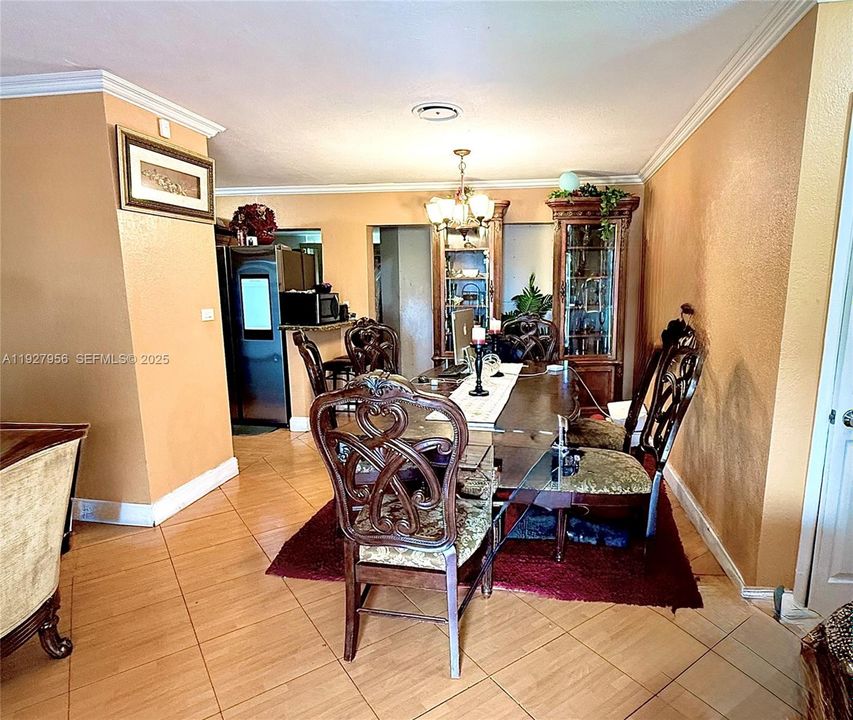 En Venta: $465,000 (3 camas, 2 baños, 1368 Pies cuadrados)