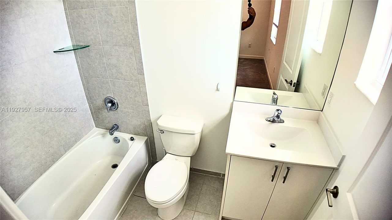 В аренду: $2,350 (3 спален, 3 ванн, 1328 Квадратных фут)