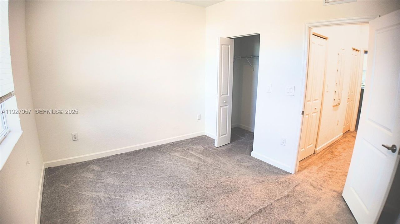 В аренду: $2,350 (3 спален, 3 ванн, 1328 Квадратных фут)