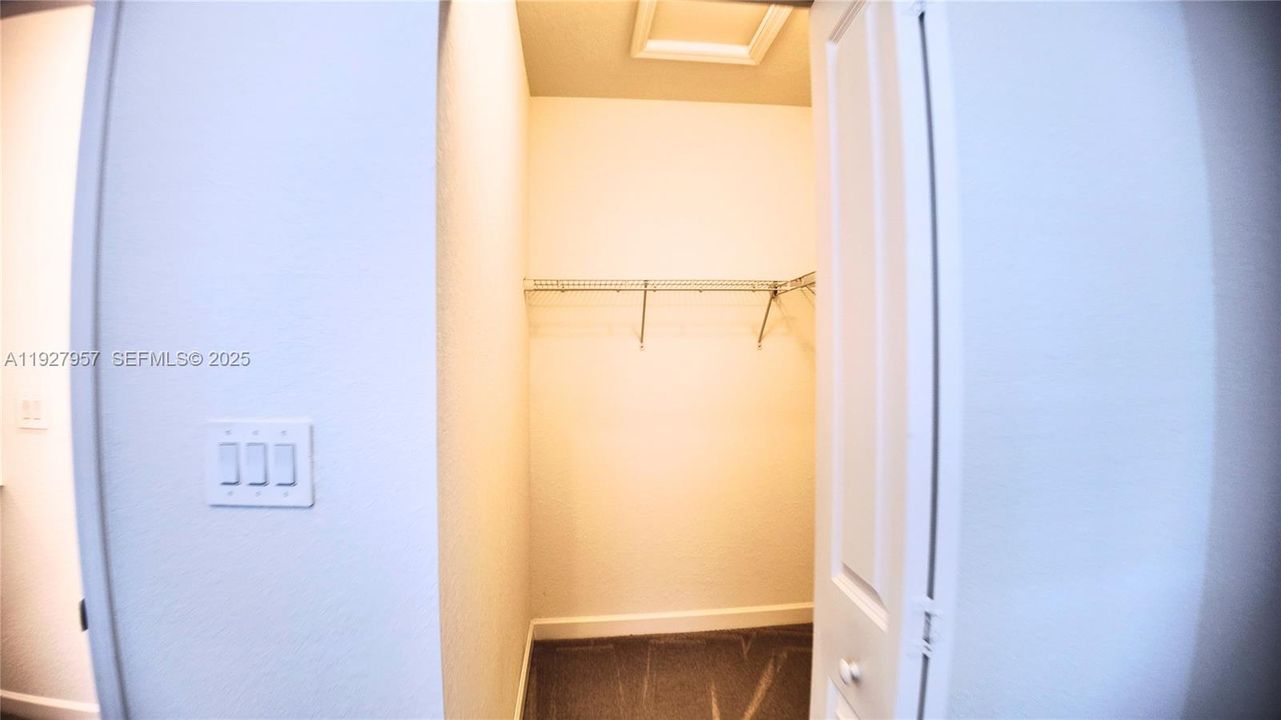 В аренду: $2,350 (3 спален, 3 ванн, 1328 Квадратных фут)