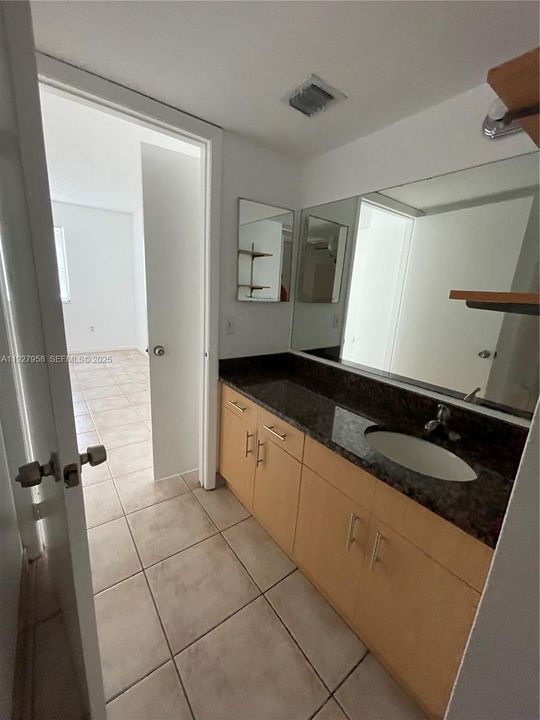 For Rent: $1,850 (1 beds, 1 baths, 676 Square Feet)