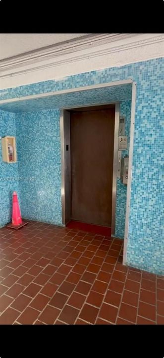 待售: $319,000 (1 贝兹, 1 浴室, 490 平方英尺)