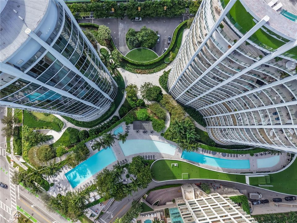 For Sale: $7,500,000 (4 beds, 5 baths, 3233 Square Feet)