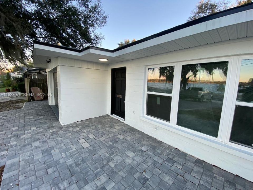 For Rent: $1,950 (3 beds, 2 baths, 1380 Square Feet)