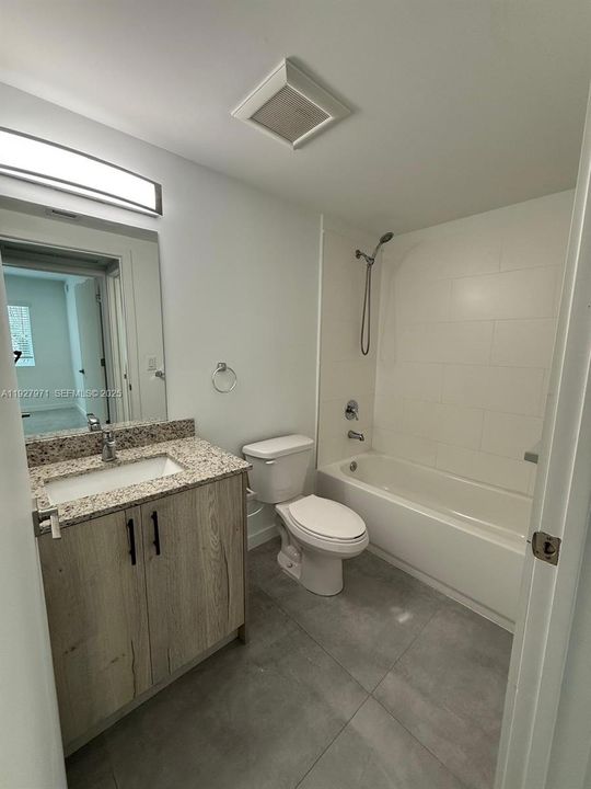 В аренду: $1,900 (2 спален, 2 ванн, 800 Квадратных фут)