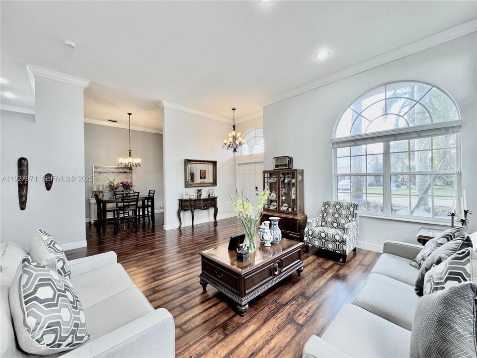 For Rent: $5,500 (3 beds, 2 baths, 2118 Square Feet)