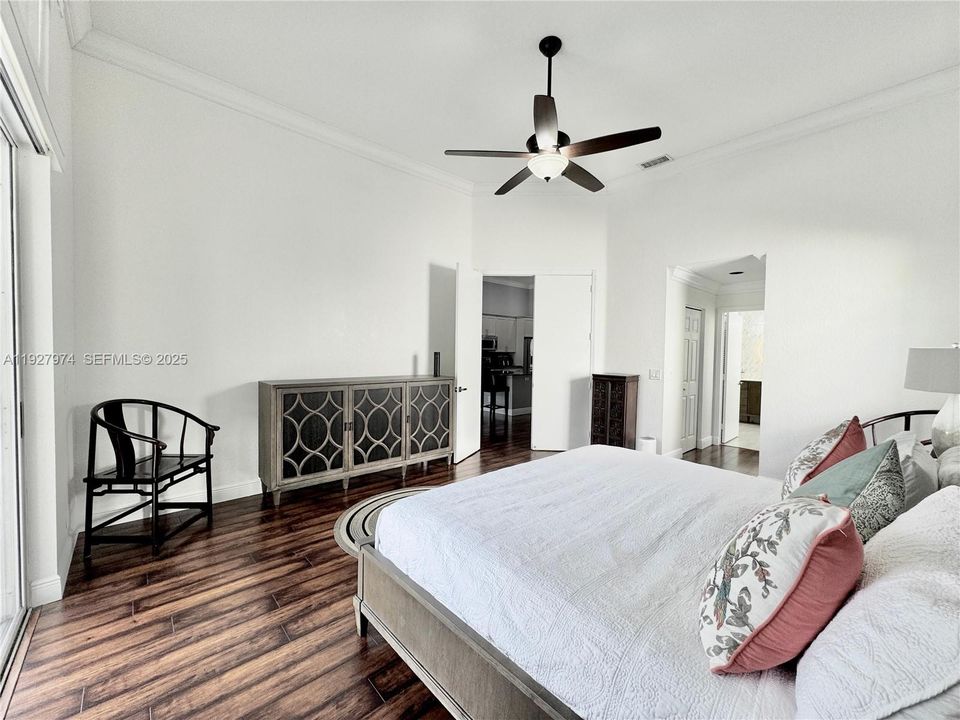 For Rent: $5,500 (3 beds, 2 baths, 2118 Square Feet)