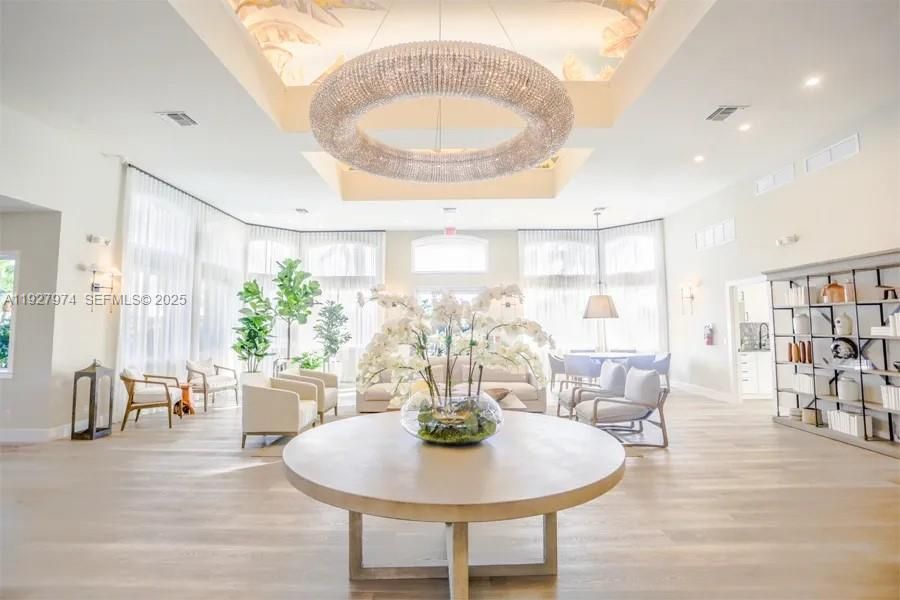 For Rent: $5,500 (3 beds, 2 baths, 2118 Square Feet)