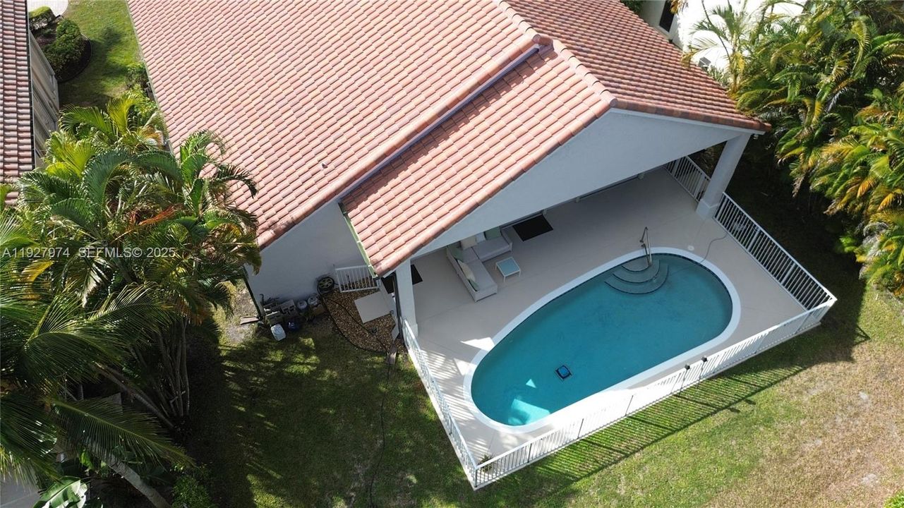 For Rent: $5,500 (3 beds, 2 baths, 2118 Square Feet)