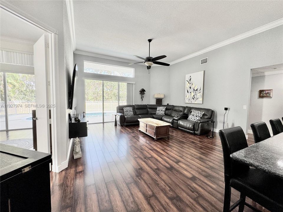 For Rent: $5,500 (3 beds, 2 baths, 2118 Square Feet)