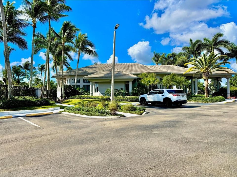 For Rent: $5,500 (3 beds, 2 baths, 2118 Square Feet)