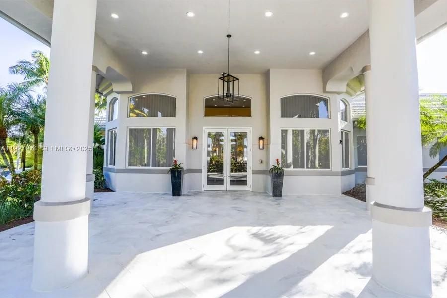 For Rent: $5,500 (3 beds, 2 baths, 2118 Square Feet)